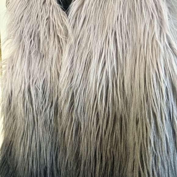 TOKYO DARLING Faux Fur Ombré Colorblock Vest Grey Black Size S/M - Picture 7 of 8